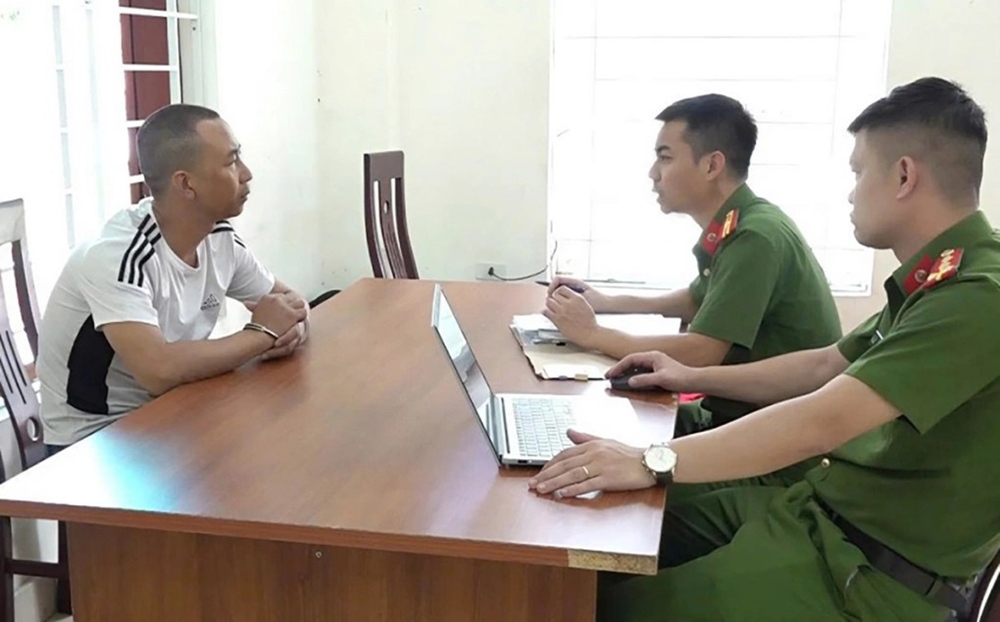 Khám xét nơi ở, bắt ‘công an’ Vũ Anh Tuấn - ảnh 1