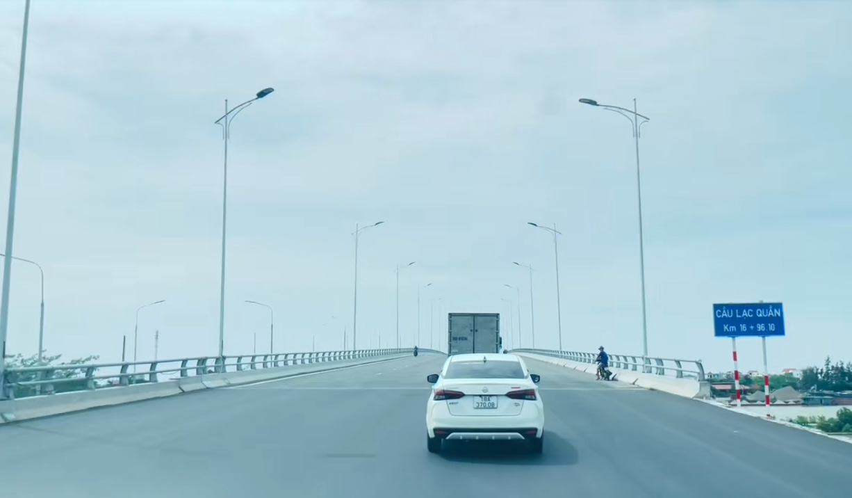 Chính thức thông xe cây cầu thuộc dự án tuyến đường ven biển 6.400 tỷ đi qua 5 huyện của Nam Định- Ảnh 1. Chính thức thông xe cây cầu thuộc dự án tuyến đường ven biển 6.400 tỷ đi qua 5 huyện của Nam Định- Ảnh 1.