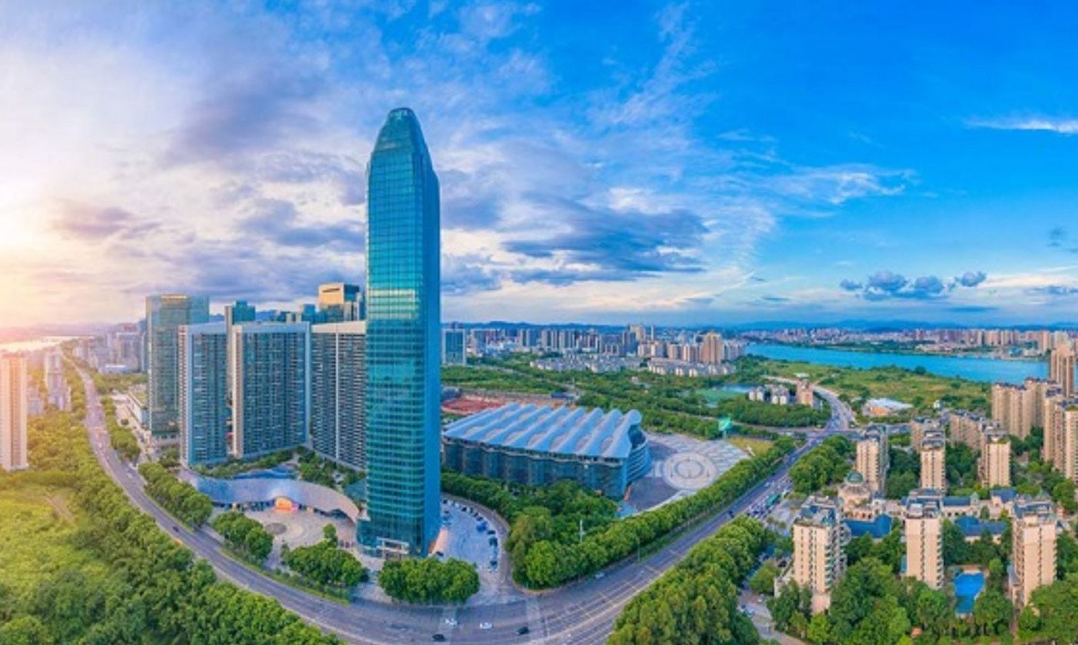 Trung tâm kinh tế sở hữu 2 siêu đô thị, GDP ngang hàng với các quốc gia top 10 toàn cầu: Đẩy mạnh xuất khẩu xe điện, pin lithium, drone thoát mác côn