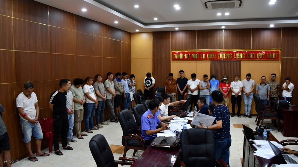 Khám xét nơi ở, bắt khẩn cấp Nguyễn Minh Trí, thu giữ 35 điện thoại và hơn 15.000 trang dữ liệu - ảnh 1