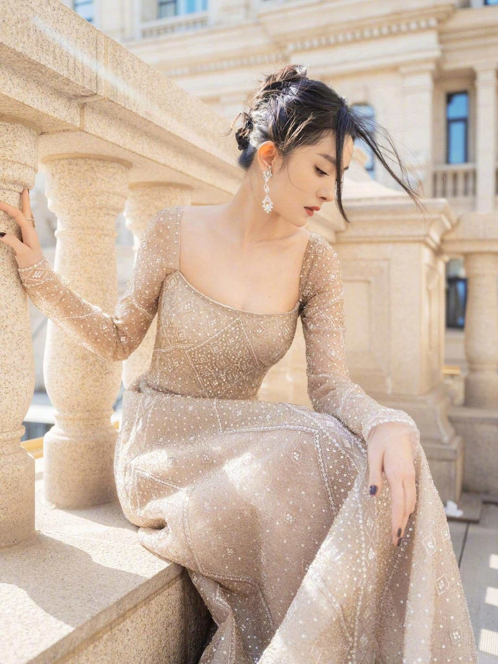 Nữ diễn viên hạng A bị quay lưng vì ‘quỵt’ tiền từ thiện, tài sản vượt 15.000 tỷ - ảnh 4