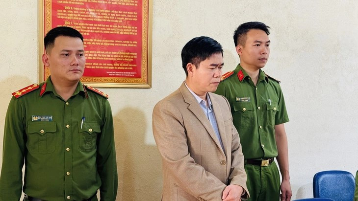 Tuyên phạt một nguyên hiệu trưởng 3,5 năm tù - ảnh 1