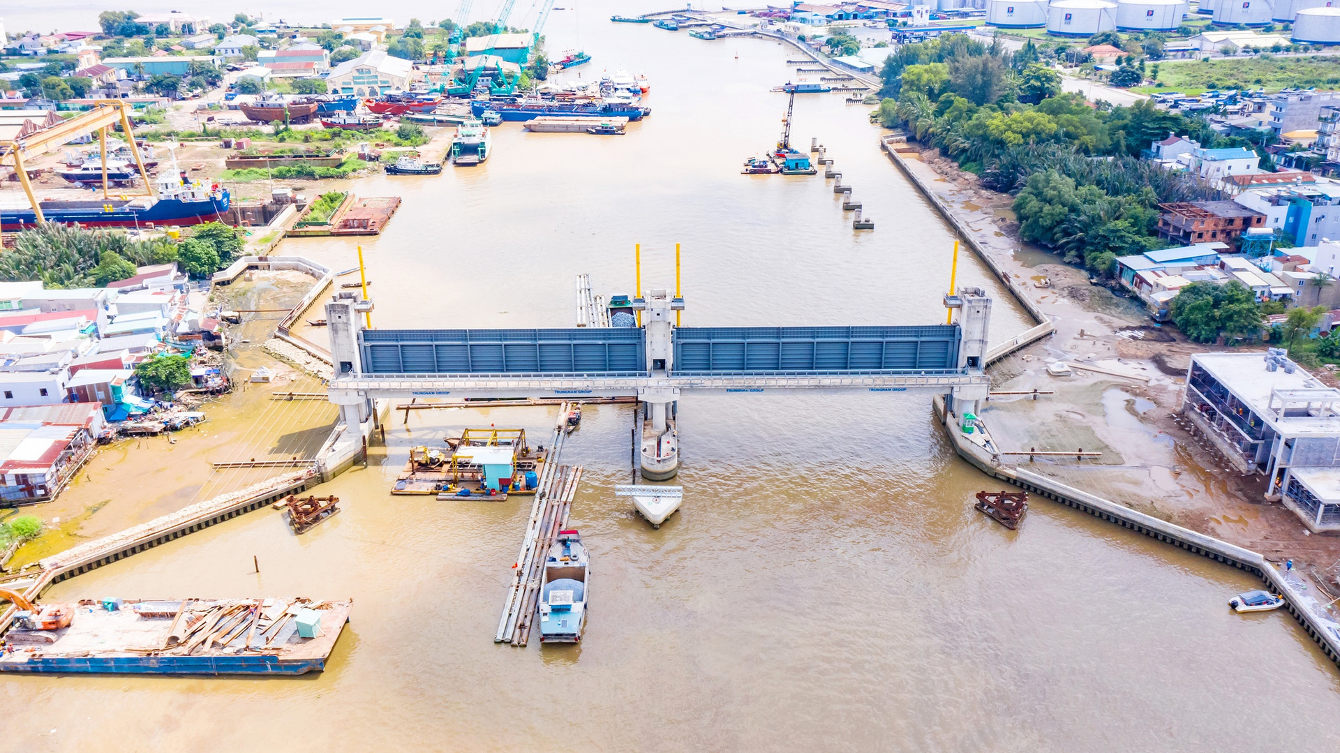 Dự án Giải quyết ngập do triều khu vực TP. HCM. Nguồn ảnh: Báo Chính phủ Dự án Giải quyết ngập do triều khu vực TP. HCM. Nguồn ảnh: Báo Chính phủ