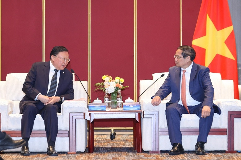 Thủ tướng tiếp lãnh đạo 3 tập đoàn hàng đầu Trung Quốc, siêu dự án đường sắt sắp khởi công được mang ra thảo luận