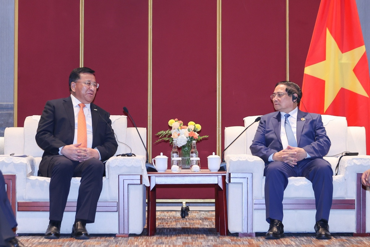 Thủ tướng tiếp lãnh đạo 3 tập đoàn hàng đầu Trung Quốc, siêu dự án đường sắt sắp khởi công được mang ra thảo luận