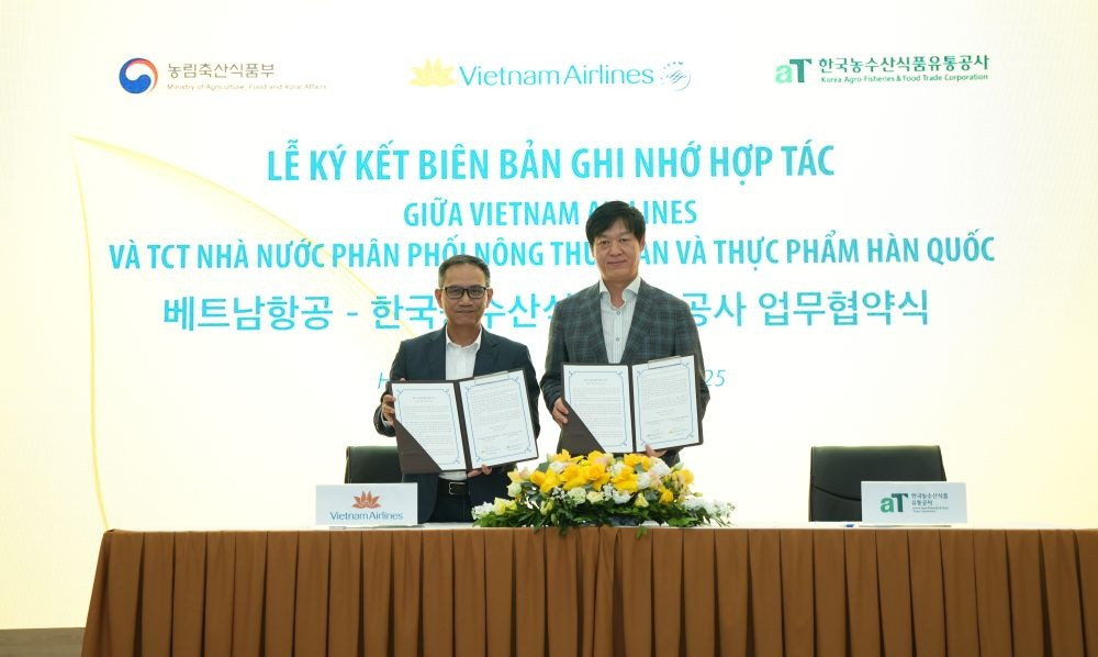 Vietnam Airlines (HVN) bắt tay tập đoàn ẩm thực gần 60 năm tuổi Hàn Quốc đưa 'K-Food' lên các chuyến bay