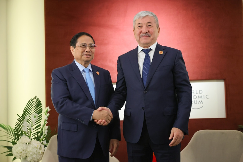 Thủ tướng Phạm Minh Chính và Thủ tướng Kyrgyzstan Adylbek Kasimalyev - Ảnh: VGP/Nhật Bắc Thủ tướng Phạm Minh Chính và Thủ tướng Kyrgyzstan Adylbek Kasimalyev - Ảnh: VGP/Nhật Bắc
