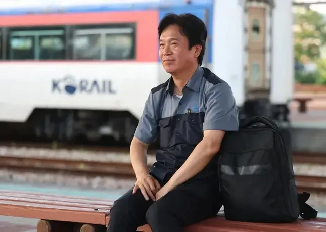 Từ sân ga đến chính trường: Người lái tàu được đề cử làm bộ trưởng ở Hàn Quốc gây phản ứng trái chiều ảnh 2
