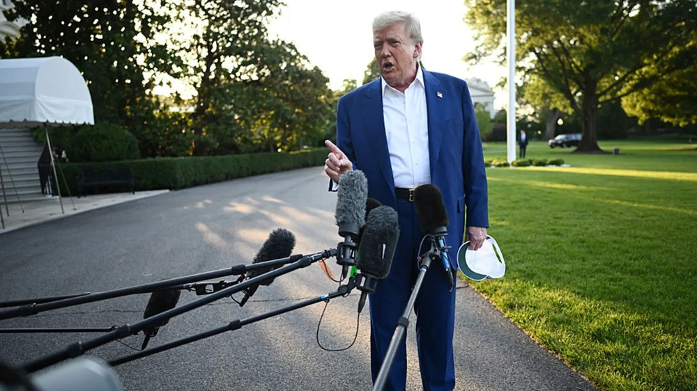 Ông Trump ra tối hậu thư: ‘Không ai được nghỉ lễ’ nếu chưa thông qua dự luật chi tiêu - ảnh 1