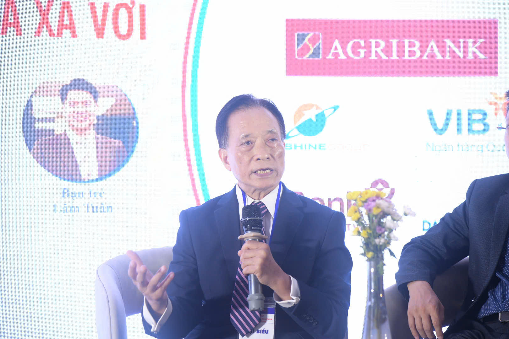 TS. Nguyễn Trí Hiếu tại hội thảo TS. Nguyễn Trí Hiếu tại hội thảo