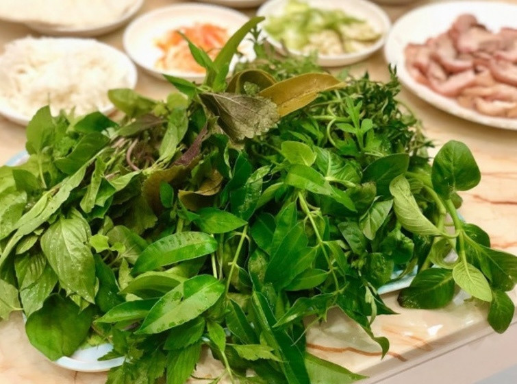 Nông dân Tây Ninh trồng loại rau chỉ nửa tốn nửa ngày công chăm là mọc tua tủa, hái đến đâu thương lái gom sạch: Thu nhập 20 triệu/tháng