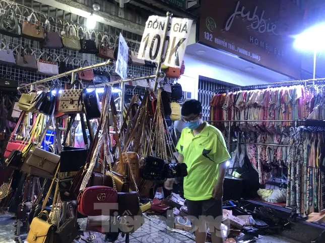 Loạt tiểu thương đóng cửa không nằm ở quy định thuế, 'điểm then chốt' là gì? ảnh 2