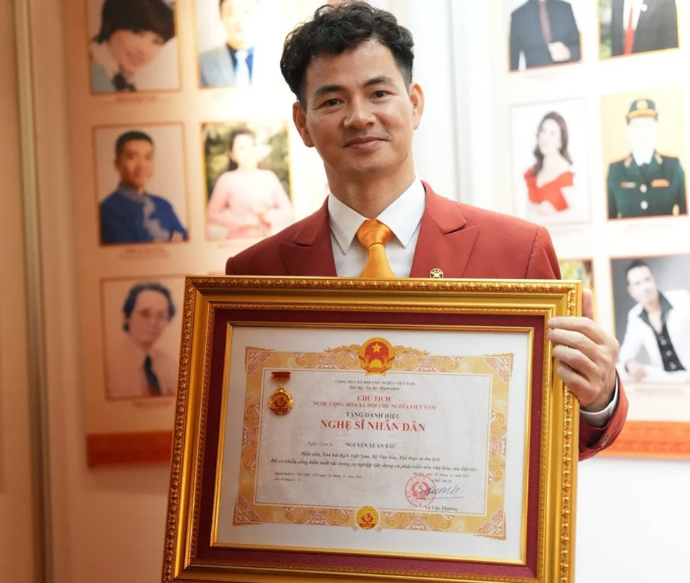 NSND đỗ 4 trường đại học cùng lúc, nay là Cục trưởng, xây 'biệt phủ' gỗ ở ngoại ô đẹp tựa resort 5 sao - ảnh 2