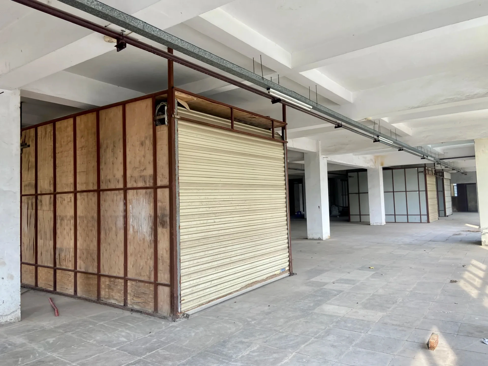 Hà Nội: Lãng phí khu chợ khang trang 5 tầng nhưng 4 tầng để không ảnh 6