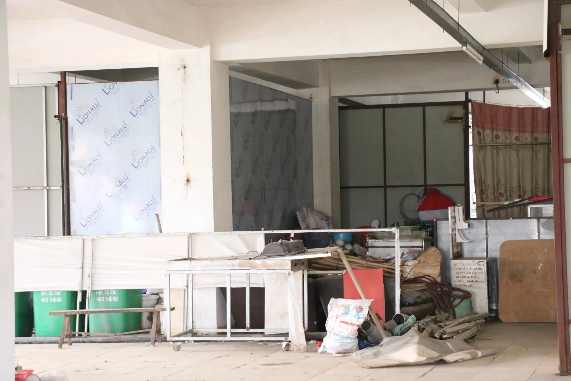 Hà Nội: Lãng phí khu chợ khang trang 5 tầng nhưng 4 tầng để không ảnh 12