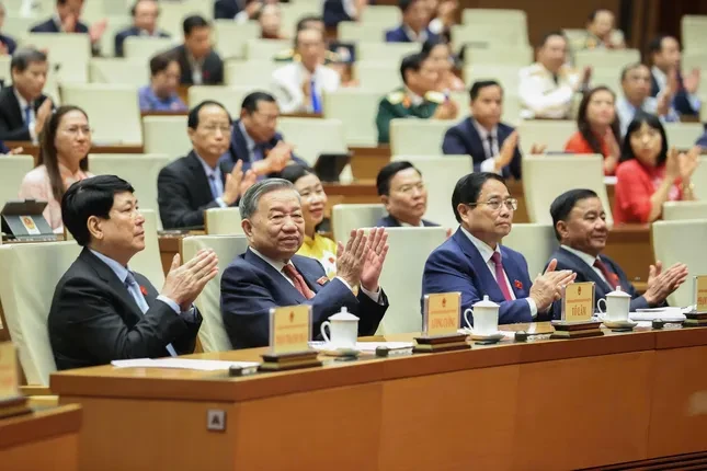 Chủ tịch Quốc hội nói về các quyết sách, đạo luật được thông qua tại kỳ họp có tính cách mạng ảnh 2