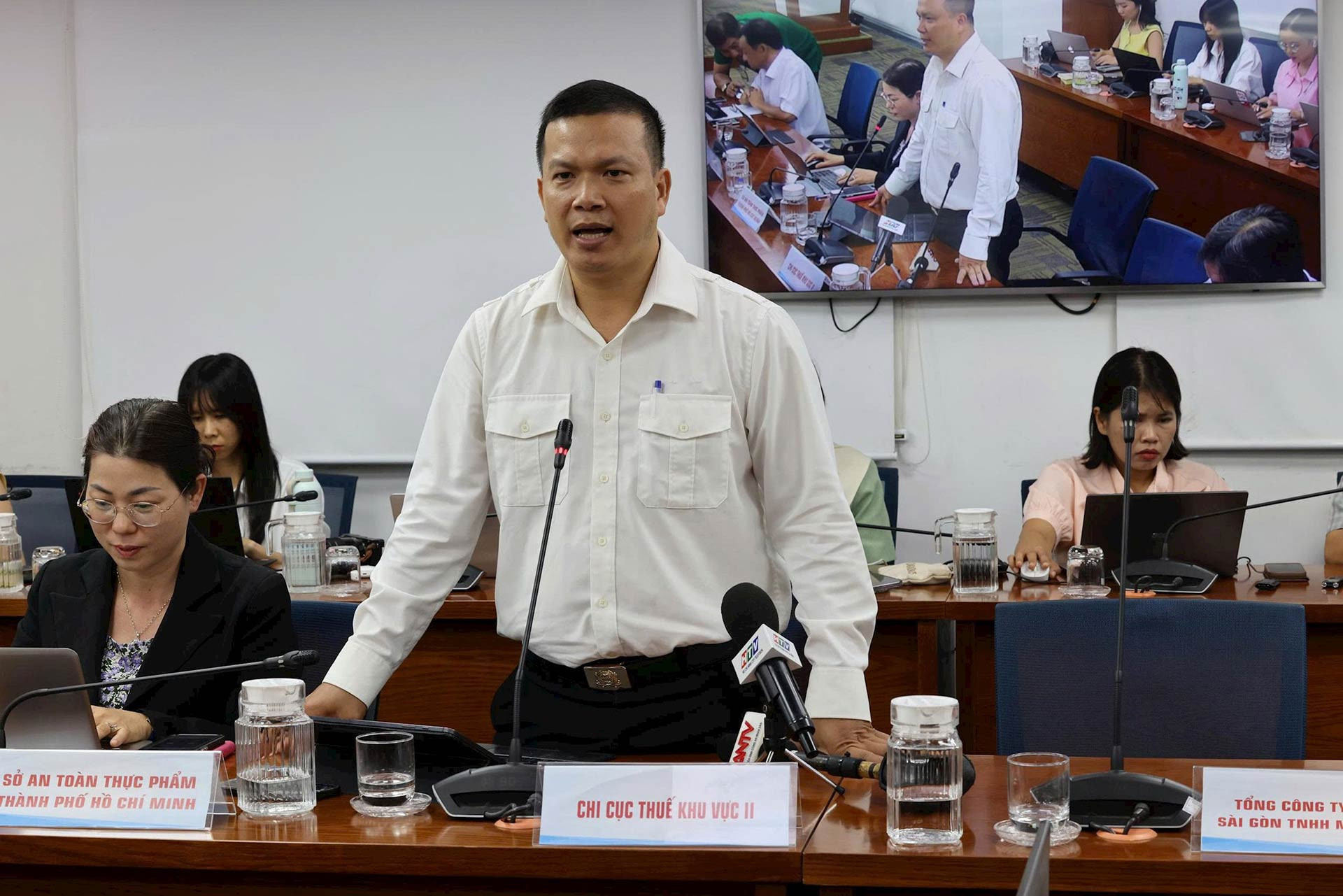 ong hoa bac.jpg