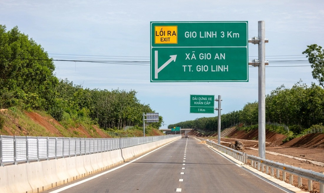 Chỉ 3 tuần nữa, cao tốc kết nối 2 tỉnh hẹp ngang sắp sáp nhập sẽ được thông xe- Ảnh 2. Chỉ 3 tuần nữa, cao tốc kết nối 2 tỉnh hẹp ngang sắp sáp nhập sẽ được thông xe- Ảnh 2.