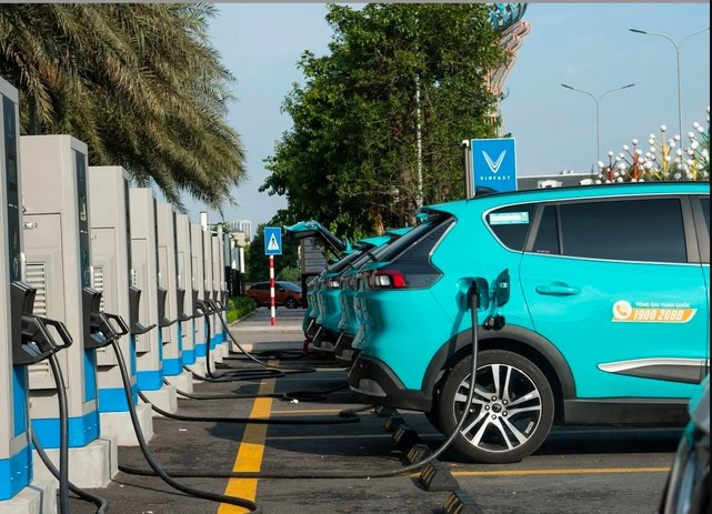 'Ông lớn' ngành điện muốn mở 1.000 trạm sạc với Vingroup tham vọng mở 1.000 trạm sạc: Vừa báo doanh thu 15.000 tỷ sau 5 tháng