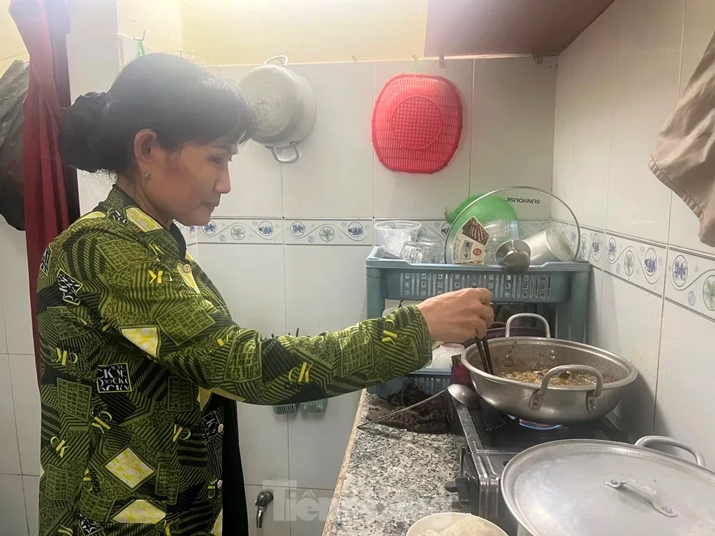 Nỗi lo của bà nội trợ: Hàng hóa tăng giá nhưng ‘không thể không mua’ ảnh 2