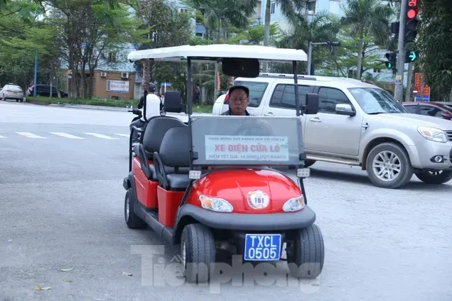 Đồng loạt dừng xe điện 4 bánh chở khách, lợi hay hại? ảnh 3