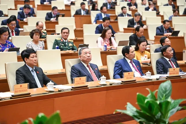 Những quyết sách lịch sử trong ‘kỳ họp lịch sử’ ảnh 1