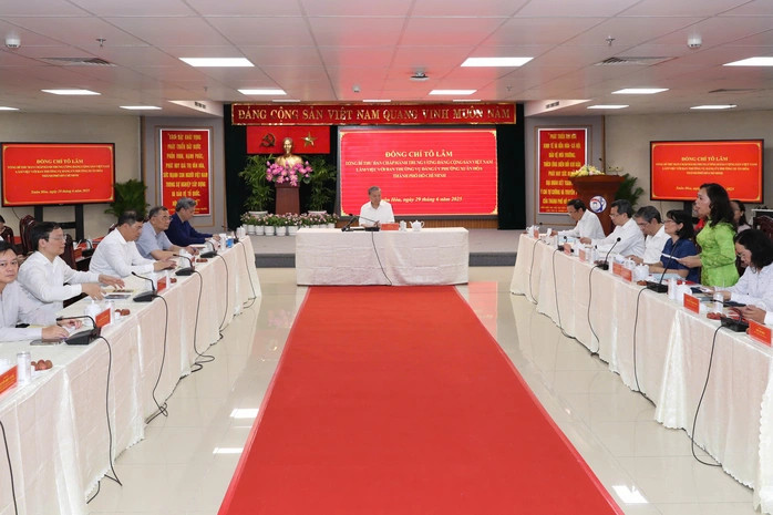 Tong Bi thu 3.jpg