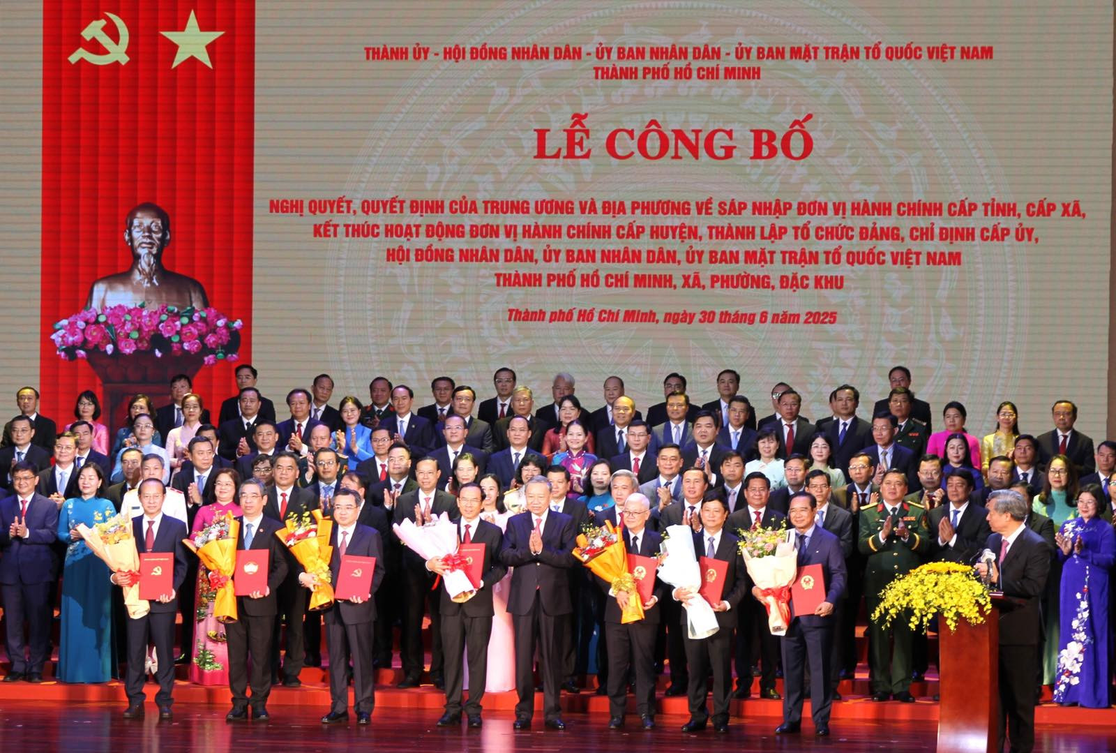 Toàn văn phát biểu của Tổng Bí thư Tô Lâm với nhân dân TPHCM và thông điệp gửi nhân dân cả nước- Ảnh 3. Toàn văn phát biểu của Tổng Bí thư Tô Lâm với nhân dân TPHCM và thông điệp gửi nhân dân cả nước- Ảnh 3.