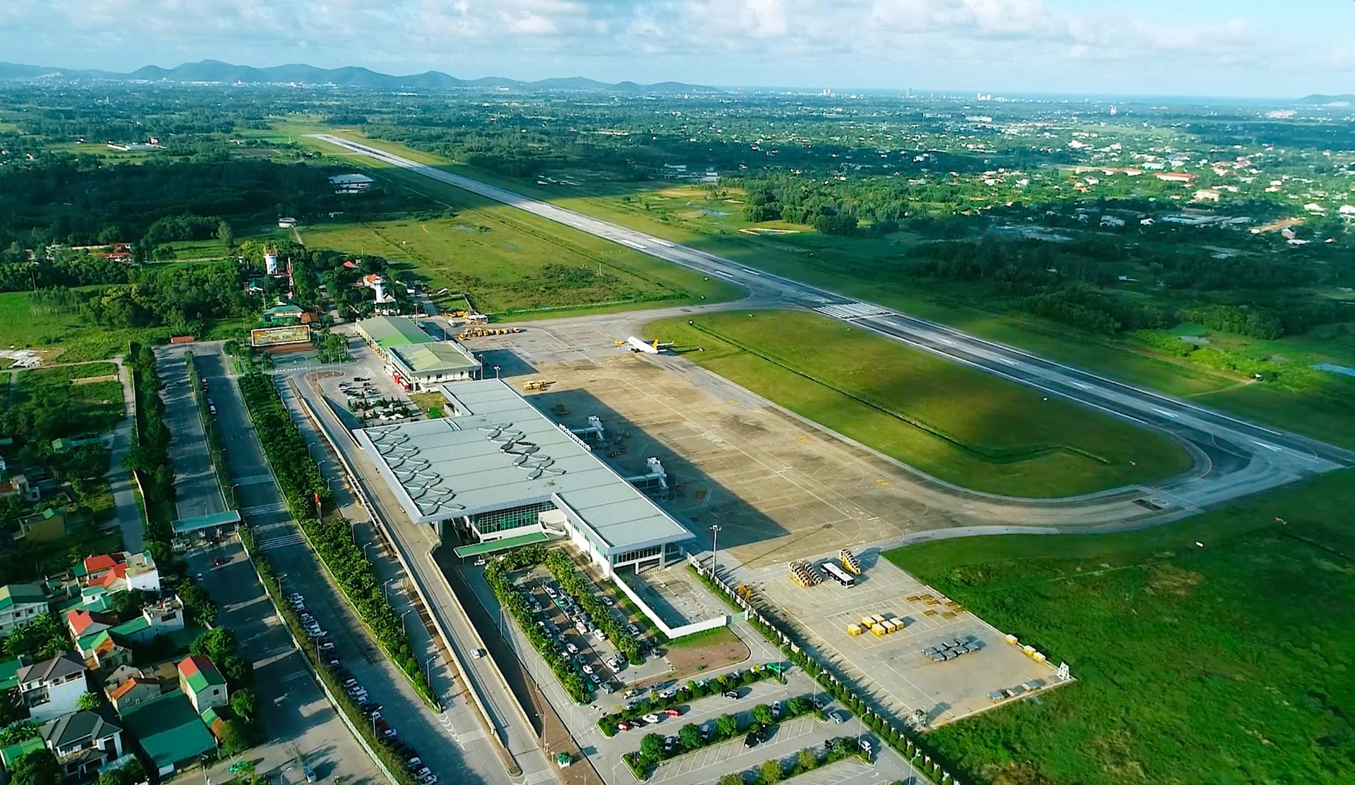 Chỉ ít giờ nữa, sân bay lớn nhất Bắc Trung Bộ sẽ đóng cửa- Ảnh 1. Chỉ ít giờ nữa, sân bay lớn nhất Bắc Trung Bộ sẽ đóng cửa- Ảnh 1.