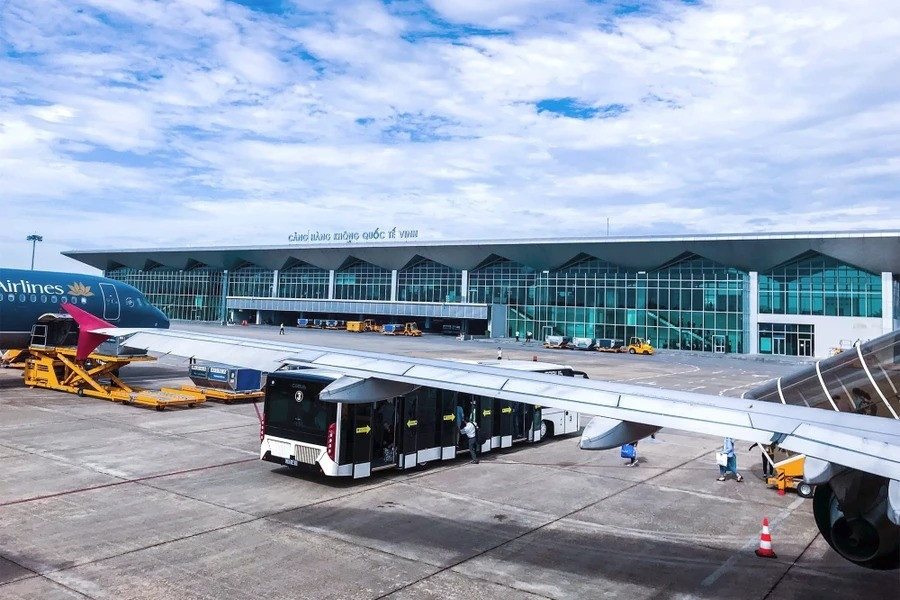 Chỉ ít giờ nữa, sân bay lớn nhất Bắc Trung Bộ sẽ đóng cửa- Ảnh 2. Chỉ ít giờ nữa, sân bay lớn nhất Bắc Trung Bộ sẽ đóng cửa- Ảnh 2.