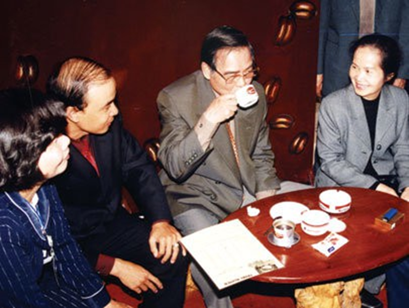 ‘Vua cà phê’ Đặng Lê Nguyên Vũ từng bỏ ngang đại học, khởi nghiệp từ 100 nghìn đồng và chiếc xe đạp cà tàng - ảnh 3