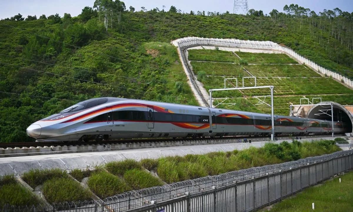 Diễn biến mới tại siêu dự án đường sắt tốc độ 300km/h do Vingroup đề xuất