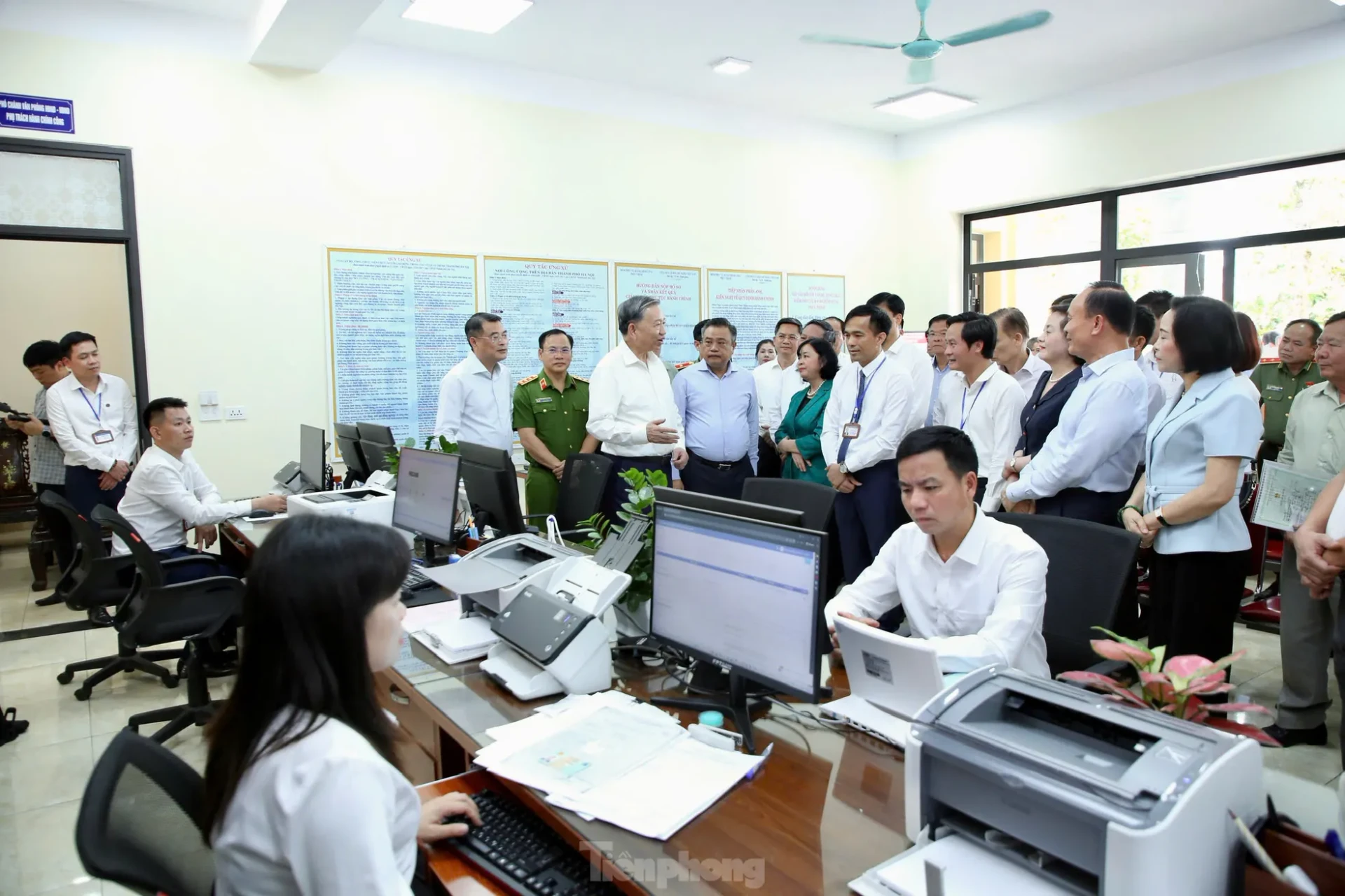 Tổng Bí thư: Công chức phường thấy dân khó khăn phải lao đến hỗ trợ ảnh 7