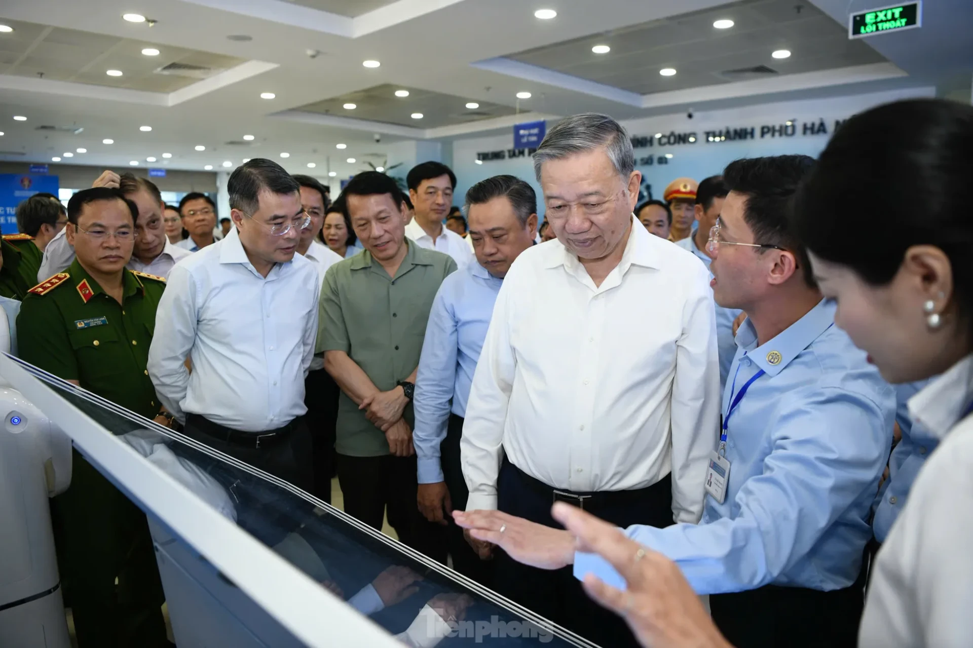 Tổng Bí thư: Công chức phường thấy dân khó khăn phải lao đến hỗ trợ ảnh 8