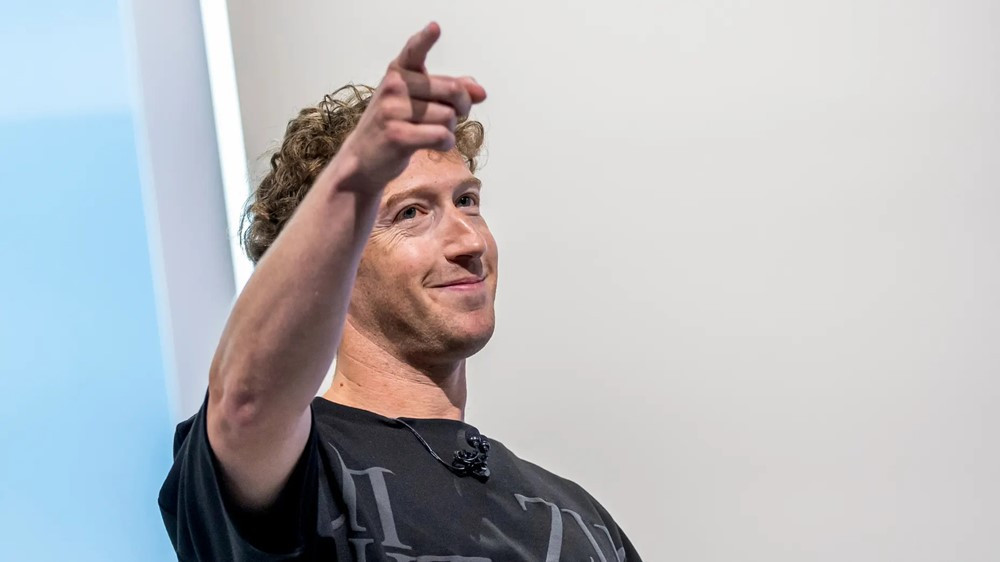 Mark Zuckerberg tung tiền tỷ săn nhân tài AI, cổ phiếu Meta lập đỉnh lịch sử - ảnh 1