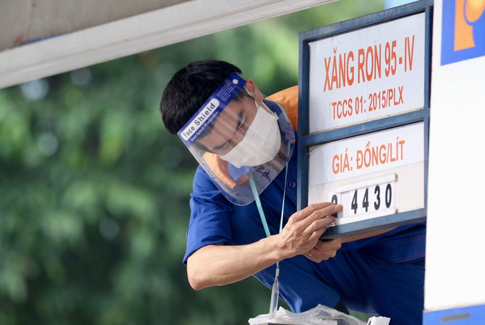 Chính thức giảm giá xăng dầu từ hôm nay - ảnh 1