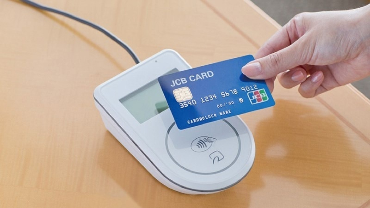 Vietcombank, MB, VPBank và JCB hợp tác ra mắt dịch vụ cho phép người dùng iPhone thanh toán chỉ bằng '1 cú chạm'