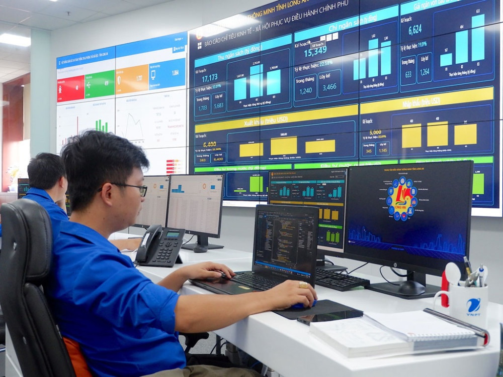 Từ 15/8: 2 nhóm cán bộ, công chức sẽ được hỗ trợ thêm 5 triệu đồng/tháng