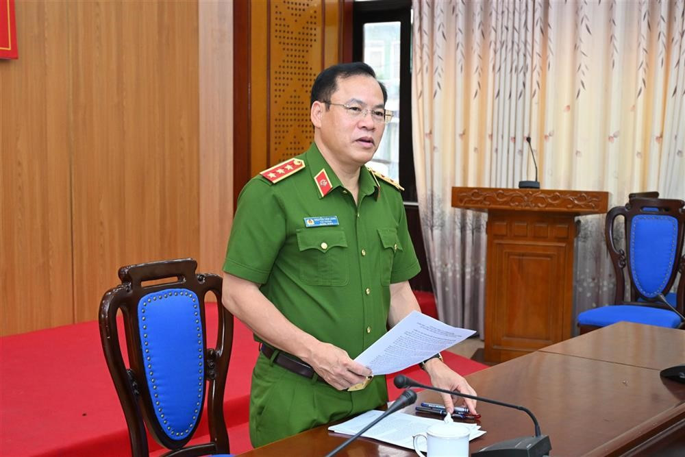 Lãnh đạo Bộ Công an chỉ đạo 'nóng' đến Trung tâm Phục vụ Hành chính công - ảnh 4