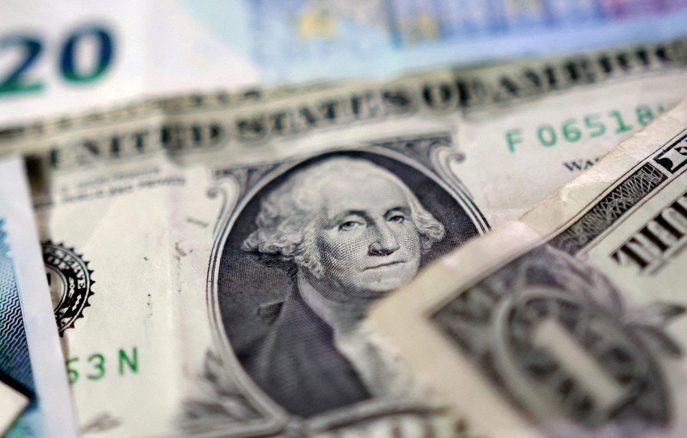 Đồng USD lao dốc không tưởng: Fed do dự, ông Trump lại muốn tiêu thêm 3.300 tỷ USD - ảnh 1