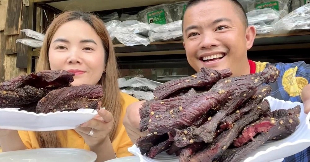 Youtuber Việt Nam tuổi 39 sở hữu nhà hàng 100 tỷ, dinh thự 1.250m2, chủ công ty vốn điều lệ 50 tỷ: Kiếm tiền thế nào? - ảnh 4