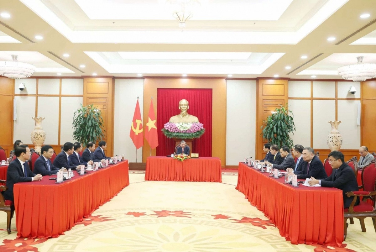 Mỹ phát tín hiệu cắt giảm đáng kể thuế đối ứng cho hàng Việt, nhà đầu tư nên hành động thế nào?
