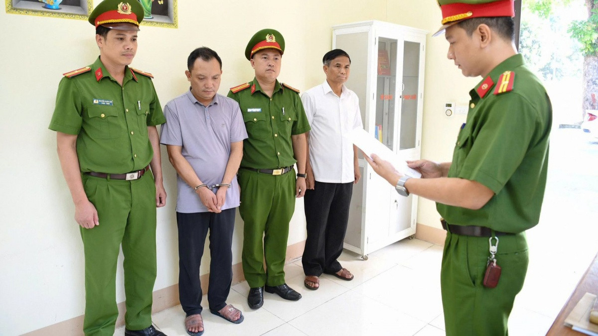Giám đốc công ty Athena tại Phú Thọ bị bắt vì sản xuất hàng loạt kem chống nắng và mỹ phẩm giả