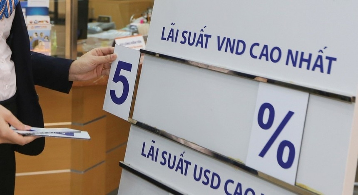 Lãi suất liên ngân hàng tăng vọt lên 6,45%/năm: Doanh nghiệp và nhà đầu tư nên chuẩn bị gì?