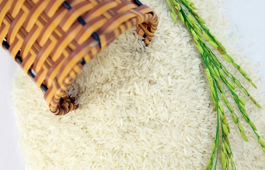 ‘Lật tẩy’ đường dây sản xuất hàng giả sau 6 tháng theo dõi: Mặt hàng chủ yếu là gạo và rượu, ước tính giá trị lên tới 2.500 tỷ đồng