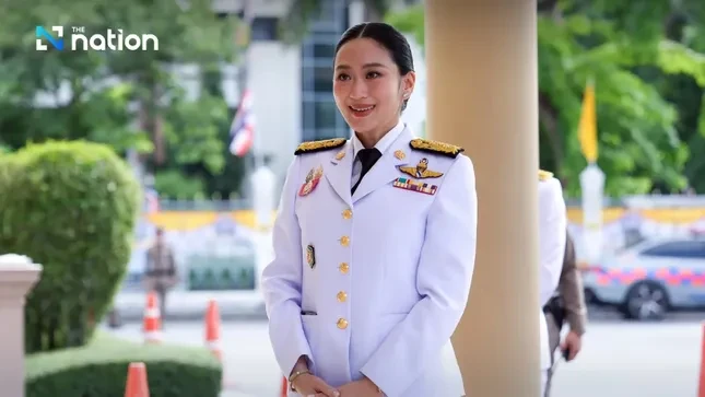 Hai ngày sau khi bị đình chỉ chức thủ tướng, bà Paetongtarn Shinawatra nhậm chức trong Nội các mới ảnh 1