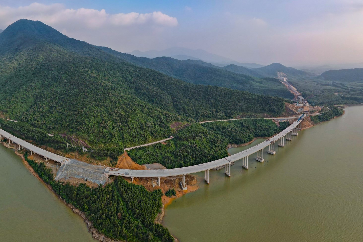 Muộn nhất 6 ngày nữa phải hoàn thành công tác GPMB cao tốc Bắc - Nam đoạn qua Quảng Trị- Ảnh 1. Muộn nhất 6 ngày nữa phải hoàn thành công tác GPMB cao tốc Bắc - Nam đoạn qua Quảng Trị- Ảnh 1.