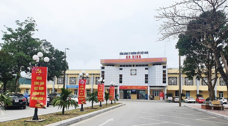 Sân bay quốc tế của Việt Nam ngừng hoạt động 6 tháng, ngành đường sắt có động thái - ảnh 1