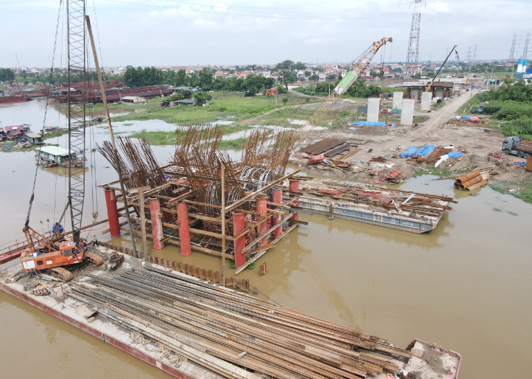 Cây cầu đầu tiên vượt sông Thái Bình, kết nối Bắc Ninh - Hải Phòng dự kiến vượt tiến độ 1 năm- Ảnh 4. Cây cầu đầu tiên vượt sông Thái Bình, kết nối Bắc Ninh - Hải Phòng dự kiến vượt tiến độ 1 năm- Ảnh 4.