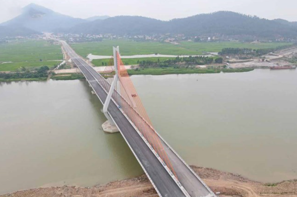 Cây cầu dây văng 1.500 tỷ kết nối Bắc Ninh - Hải Phòng chính thức thông xe- Ảnh 1. Cây cầu dây văng 1.500 tỷ kết nối Bắc Ninh - Hải Phòng chính thức thông xe- Ảnh 1.